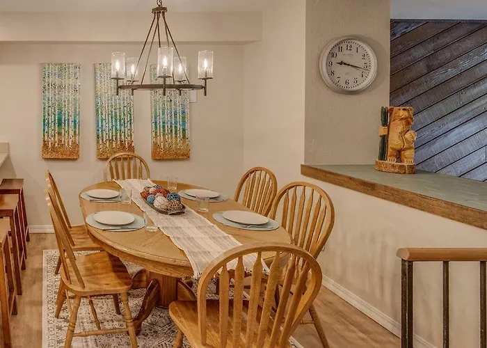 Townhome Four O\'Clock